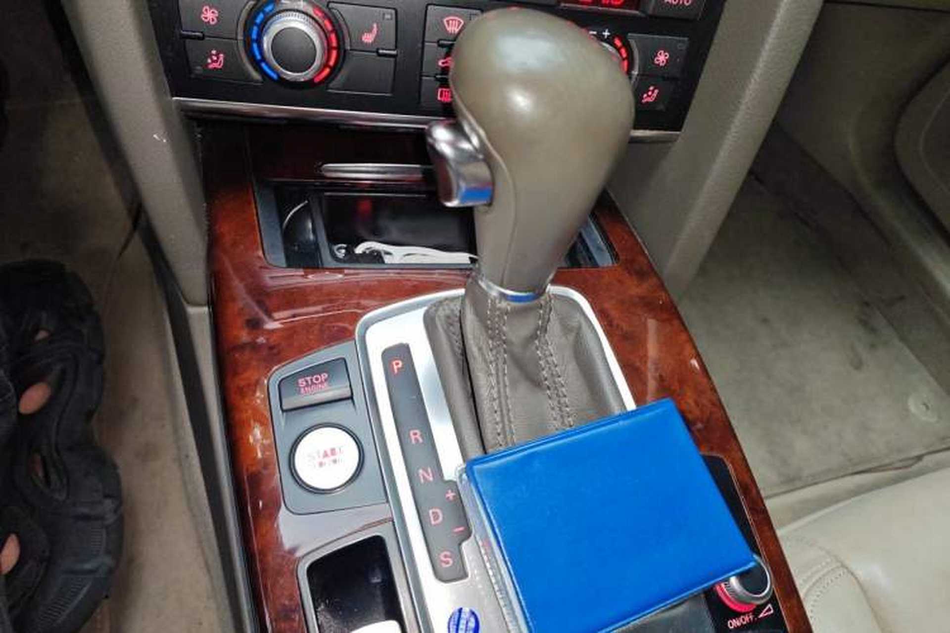 Used Audi A6L 2011 2.4L Comfort Edition Gear Lever