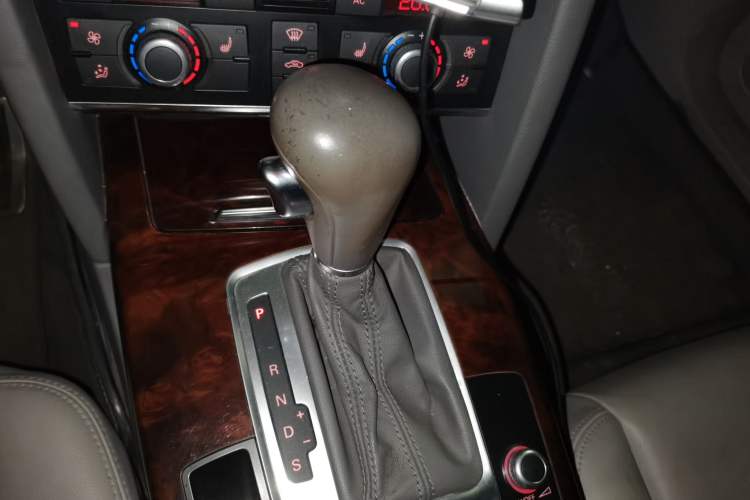 Used Audi A6L 2011 2.7 TDI Comfort Model Gear Lever