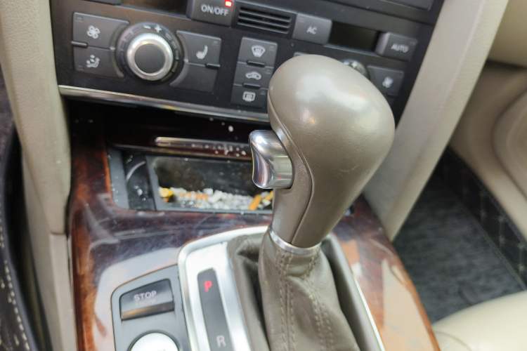 Used Audi A6L 2011 2.8 FSI quattro Luxury Model Gear Lever