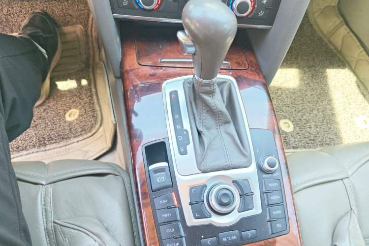 Used Audi A6L 2011 2.4L Technology Edition Gear Lever