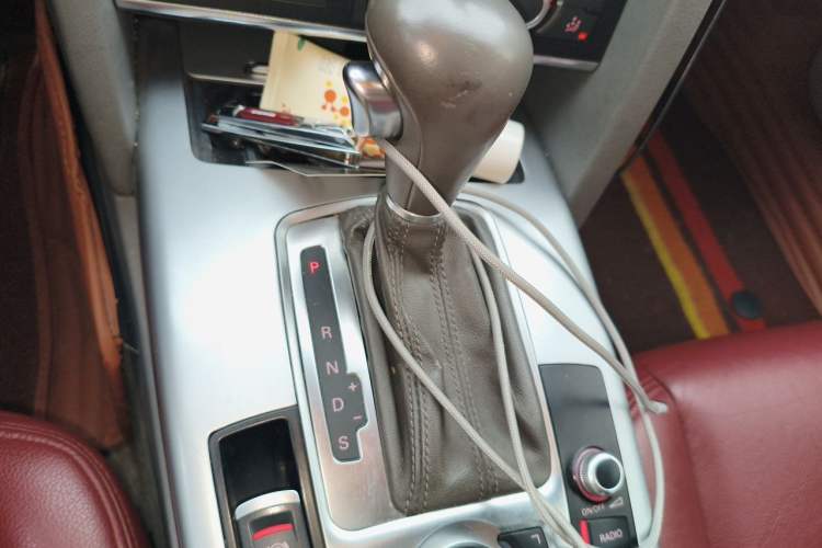Used Audi A6L 2011 2.0 TFSI Automatic Standard Edition Gear Lever