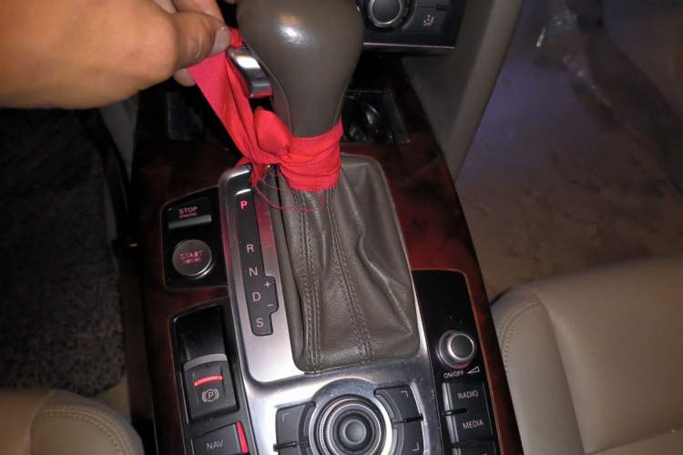 Used Audi A6L 2011 2.4L Technology Edition Gear Lever
