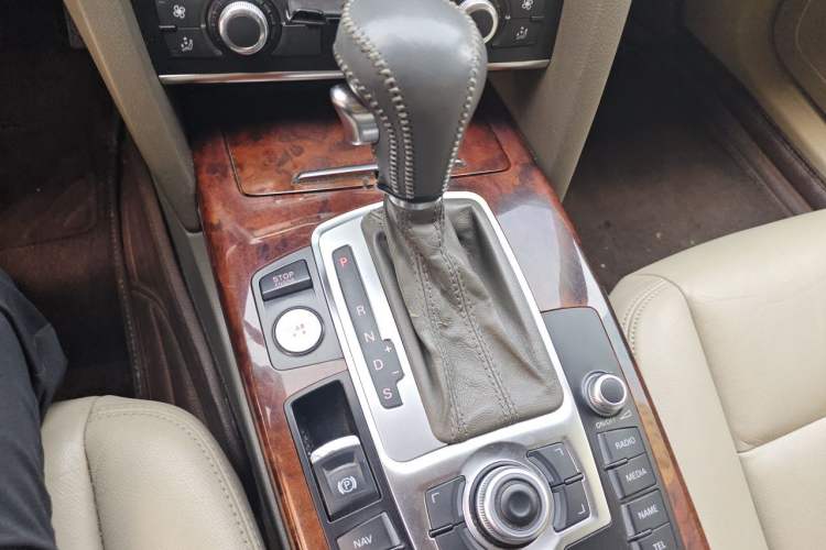 Used Audi A6L 2011 2.8 FSI Comfort Model Gear Lever