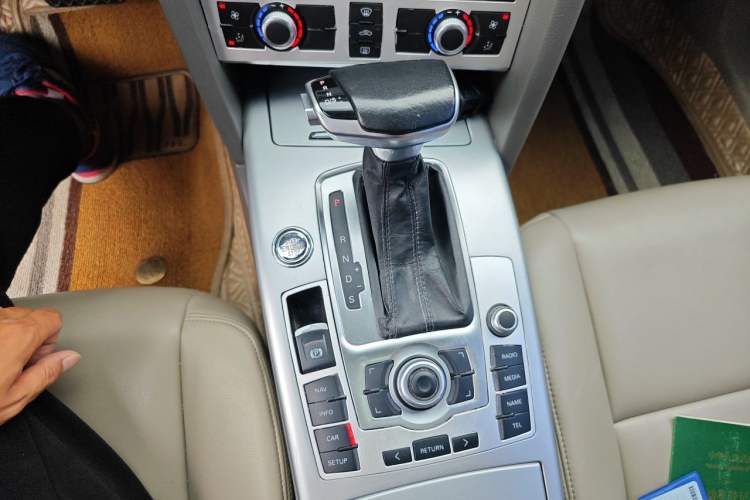 Used Audi A6L 2011 2.0 TFSI Automatic Standard Edition Gear Lever