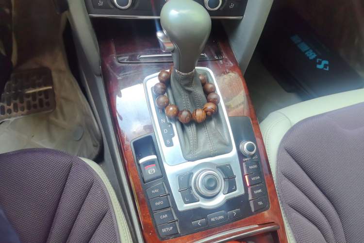 Used Audi A6L 2011 2.7 TDI Comfort Model Gear Lever