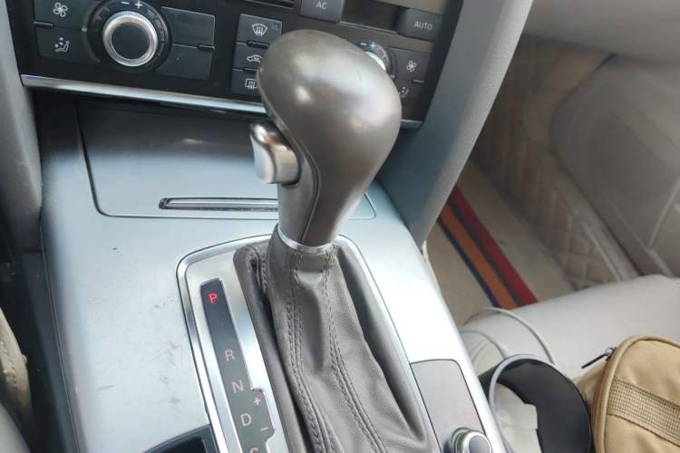 Used Audi A6L 2011 2.0 TFSI Automatic Standard Edition Gear Lever