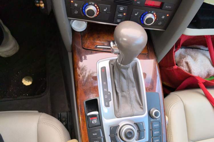 Used Audi A6L 2011 2.4L Technology Edition Gear Lever