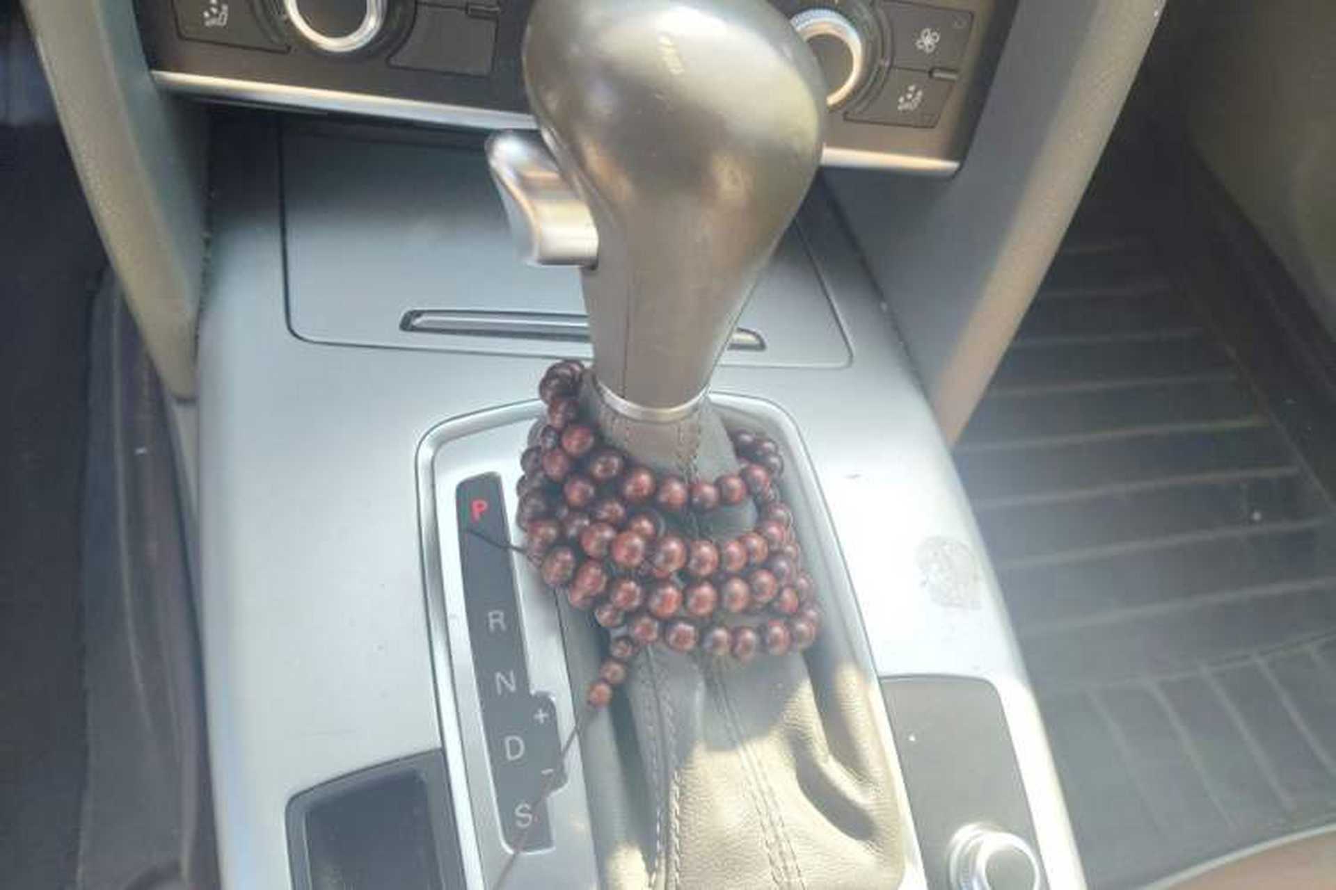 Used Audi A6L 2011 2.0 TFSI Automatic Standard Edition Gear Lever