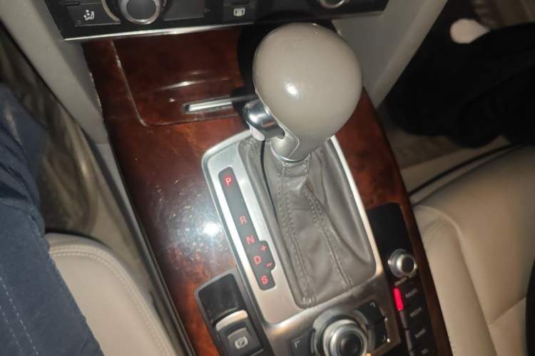 Used Audi A6L 2011 2.4L Technology Edition Gear Lever