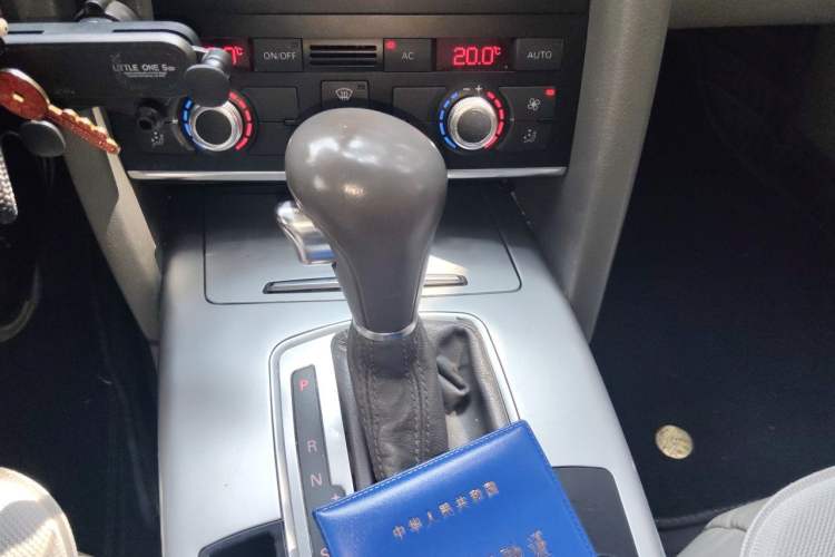 Used Audi A6L 2011 2.0 TFSI Automatic Standard Edition Gear Lever