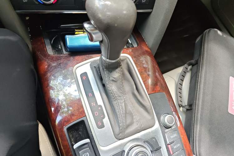 Used Audi A6L 2011 2.4L Technology Edition Gear Lever
