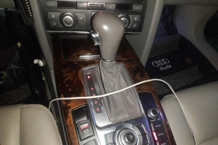 Used Audi A6L 2011 2.4L Comfort Edition Gear Lever