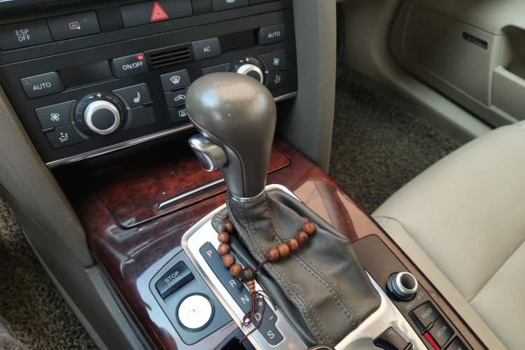Used Audi A6L 2011 2.4L Comfort Edition Gear Lever