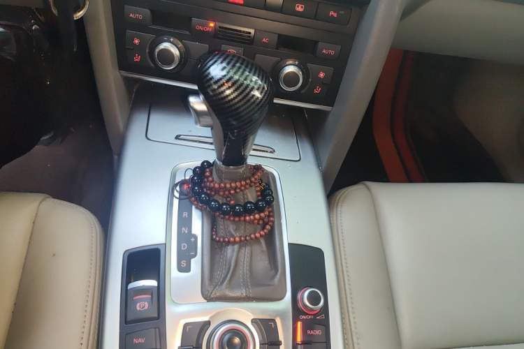 Used Audi A6L 2011 2.0 TFSI Automatic Standard Edition Gear Lever