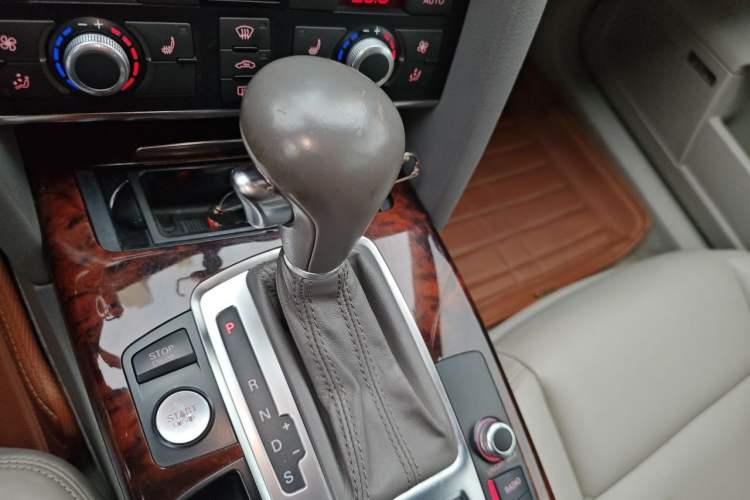 Used Audi A6L 2011 2.4L Luxury Edition Gear Lever
