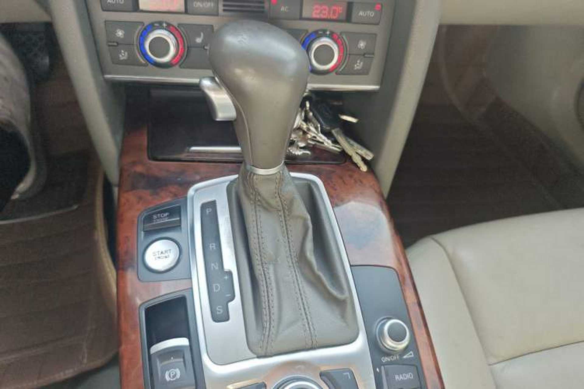 Used Audi A6L 2011 2.4L Comfort Edition Gear Lever