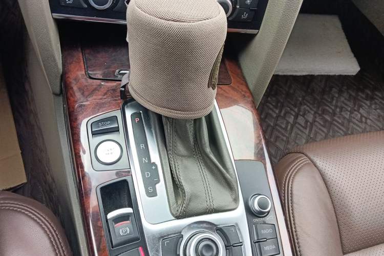 Used Audi A6L 2011 2.4L Comfort Edition Gear Lever