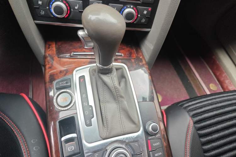 Used Audi A6L 2011 2.4L Comfort Edition Gear Lever