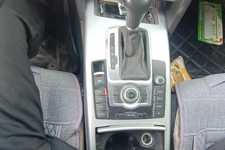 Used Audi A6L 2011 2.0 TFSI Automatic Standard Edition Gear Lever