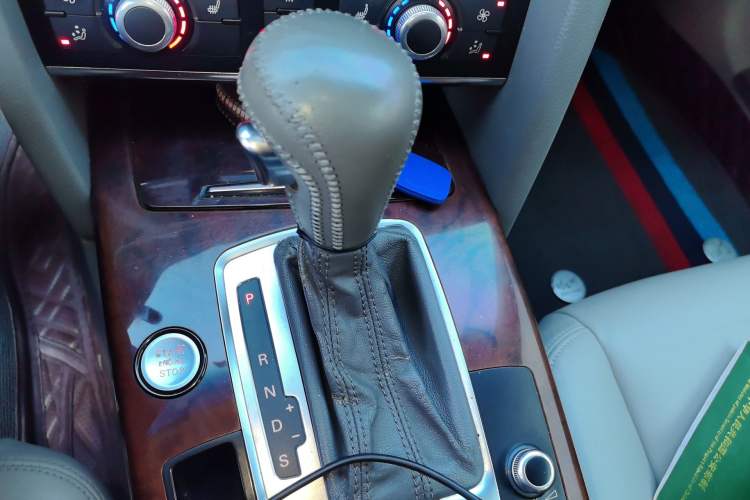 Used Audi A6L 2011 2.7 TDI Comfort Model Gear Lever