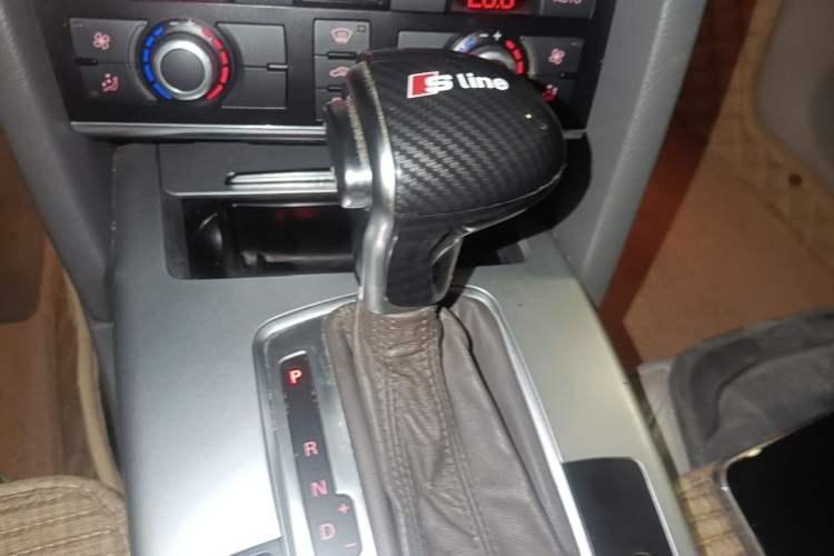 Used Audi A6L 2011 2.0 TFSI Automatic Standard Edition Gear Lever
