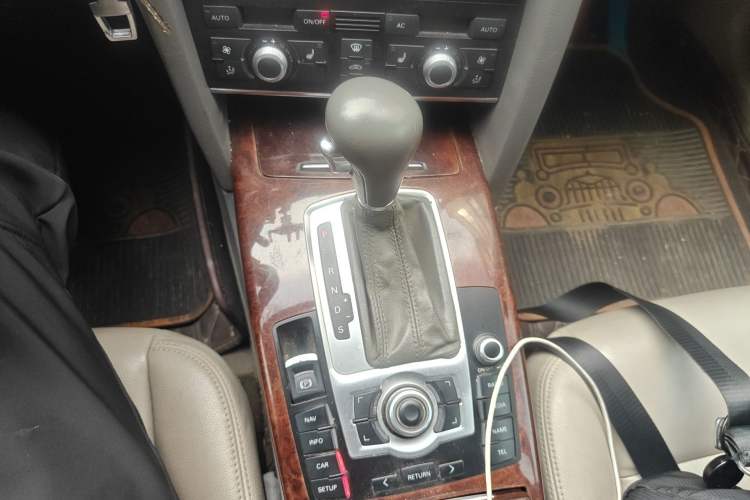 Used Audi A6L 2011 2.7 TDI Comfort Model Gear Lever