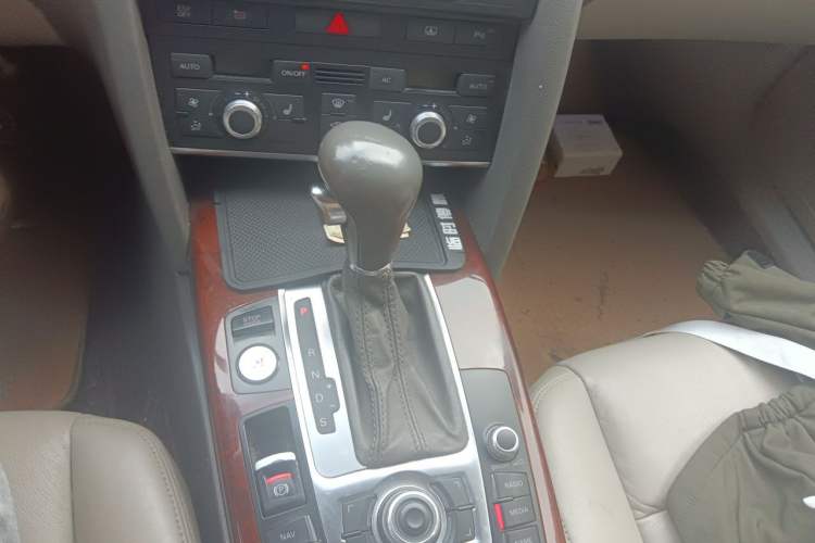 Used Audi A6L 2011 2.8 FSI Comfort Model Gear Lever