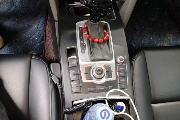 Used Audi A6L 2011 2.0 TFSI Automatic Standard Edition Gear Lever