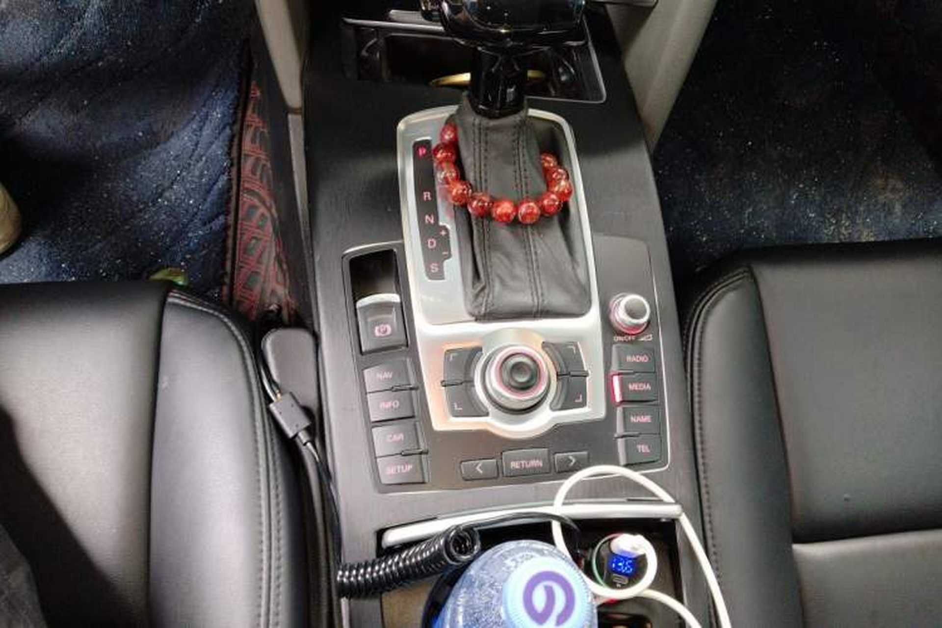 Used Audi A6L 2011 2.0 TFSI Automatic Standard Edition Gear Lever