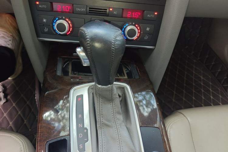 Used Audi A6L 2011 2.0 TFSI Automatic Standard Edition Gear Lever