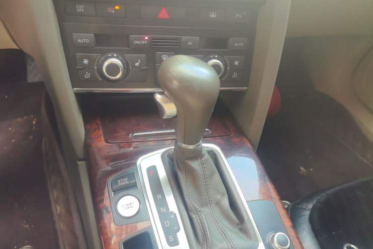 Used Audi A6L 2011 2.8 FSI Comfort Model Gear Lever