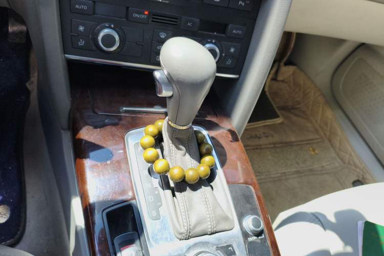 Used Audi A6L 2011 2.0 TFSI Automatic Standard Edition Gear Lever