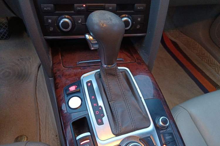 Used Audi A6L 2011 2.4L Comfort Edition Gear Lever