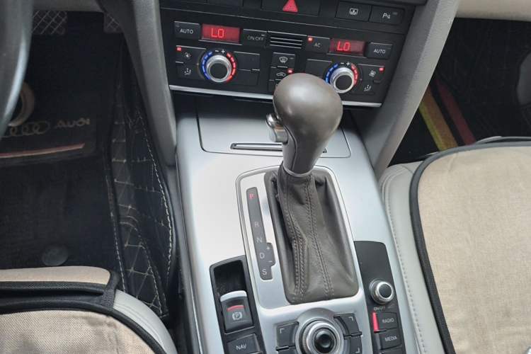 Used Audi A6L 2011 2.0 TFSI Automatic Standard Edition Gear Lever