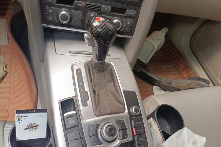 Used Audi A6L 2011 2.0 TFSI Automatic Standard Edition Gear Lever
