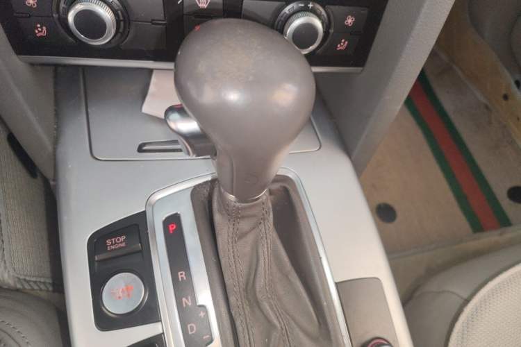 Used Audi A6L 2011 2.0 TFSI Automatic Standard Edition Gear Lever