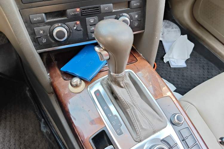 Used Audi A6L 2011 2.7 TDI Comfort Model Gear Lever