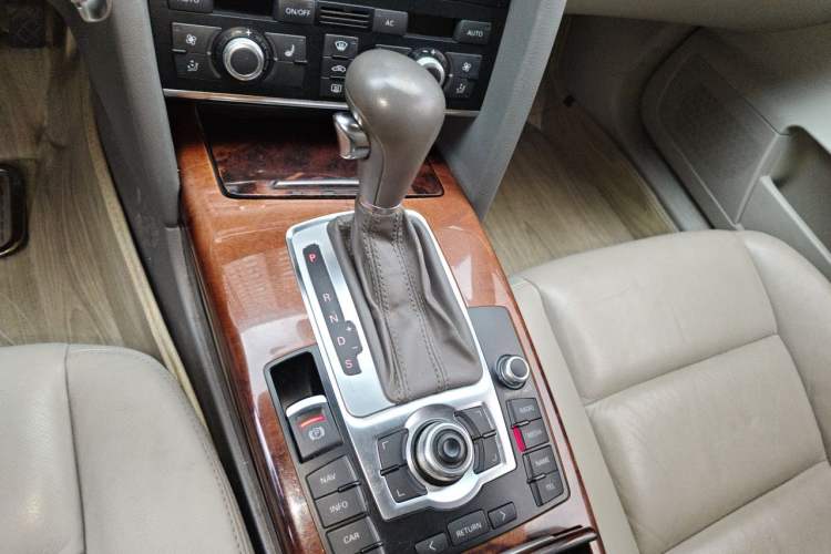 Used Audi A6L 2011 2.4L Technology Edition Gear Lever