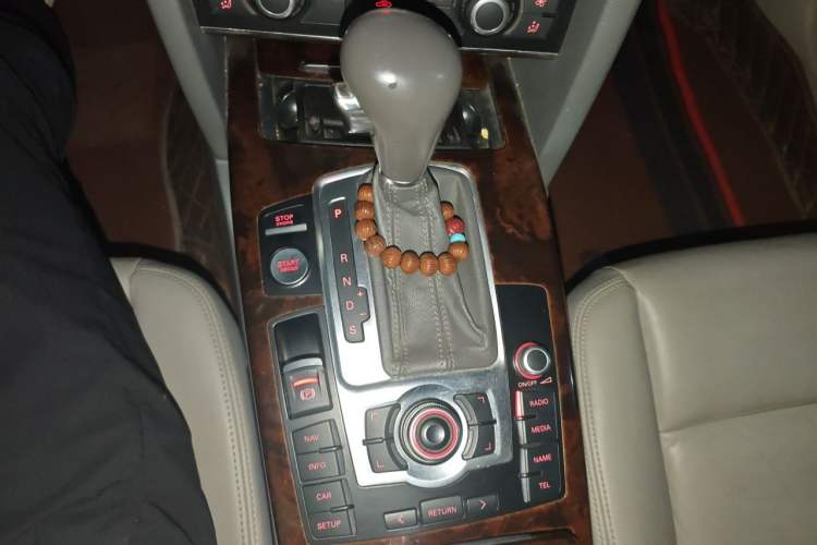 Used Audi A6L 2011 2.8 FSI quattro Luxury Model Gear Lever