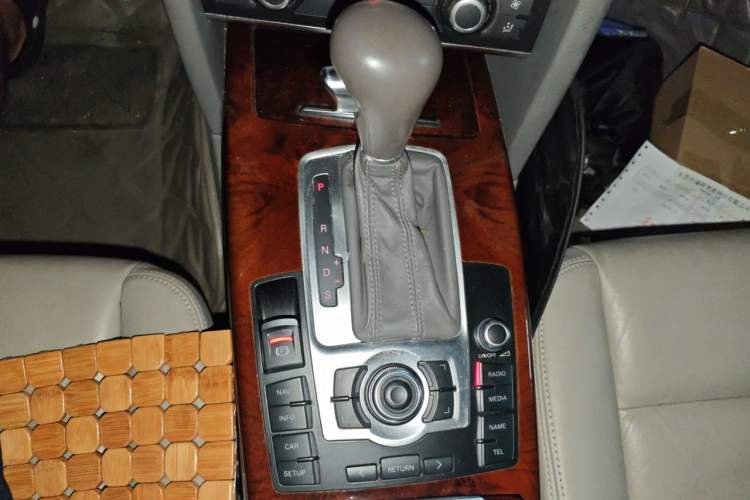 Used Audi A6L 2011 2.4L Technology Edition Gear Lever