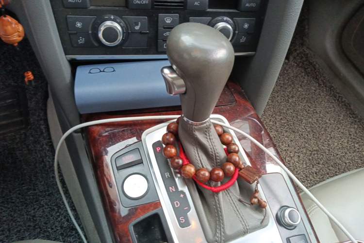 Used Audi A6L 2011 2.4L Technology Edition Gear Lever