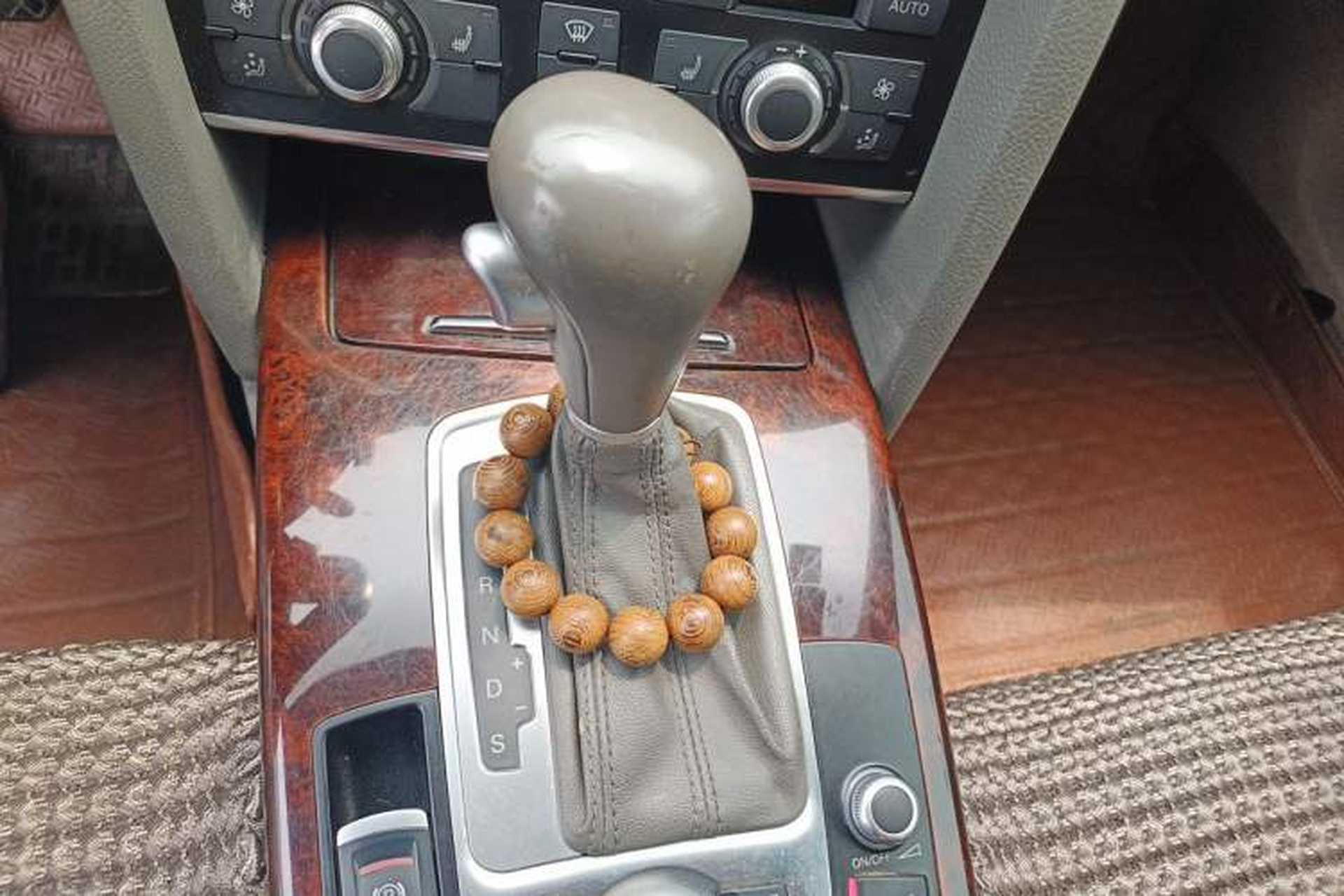 Used Audi A6L 2011 2.4L Technology Edition Gear Lever