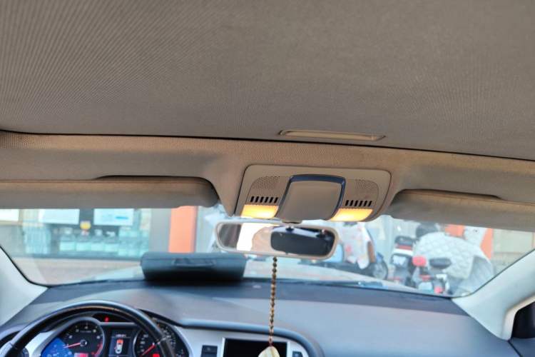 Used Audi A6L 2011 2.0 TFSI automatic Comfort trim Headliner