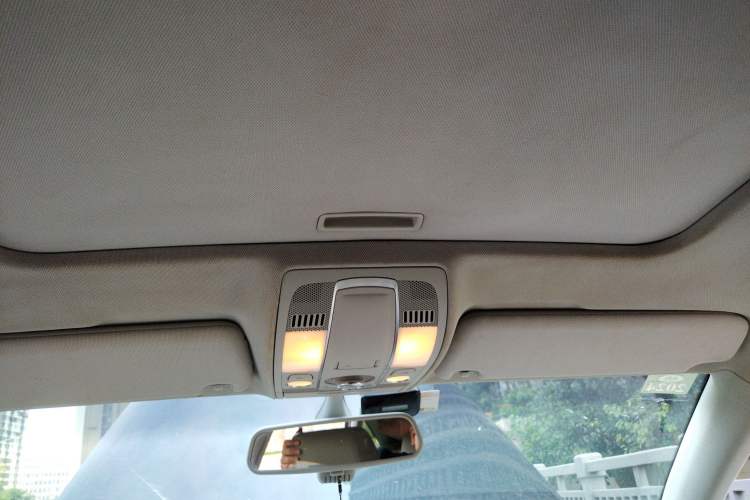 Used Audi A6L 2011 2.7 TDI Comfort Model Headliner