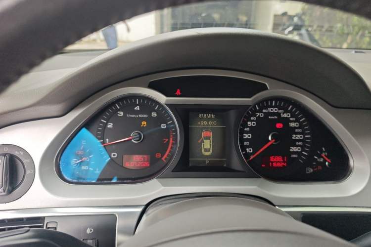 Used Audi A6L 2011 2.0 TFSI automatic Comfort trim Instrument Cluster