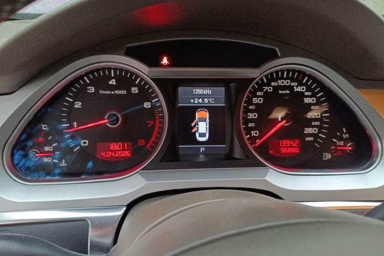 Used Audi A6L 2011 2.0 TFSI automatic Comfort trim Instrument Cluster