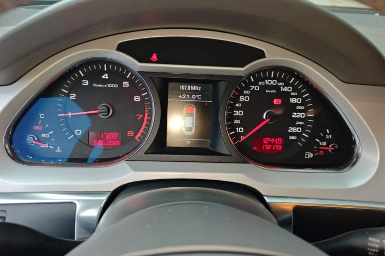 Used Audi A6L 2011 2.0 TFSI automatic Comfort trim Instrument Cluster