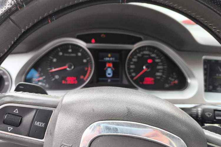 Used Audi A6L 2011 2.0 TFSI automatic Comfort trim Instrument Cluster