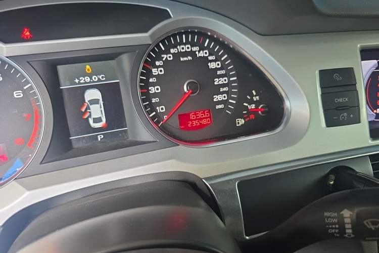 Used Audi A6L 2011 2.4L Technology Edition Odometer Close Up