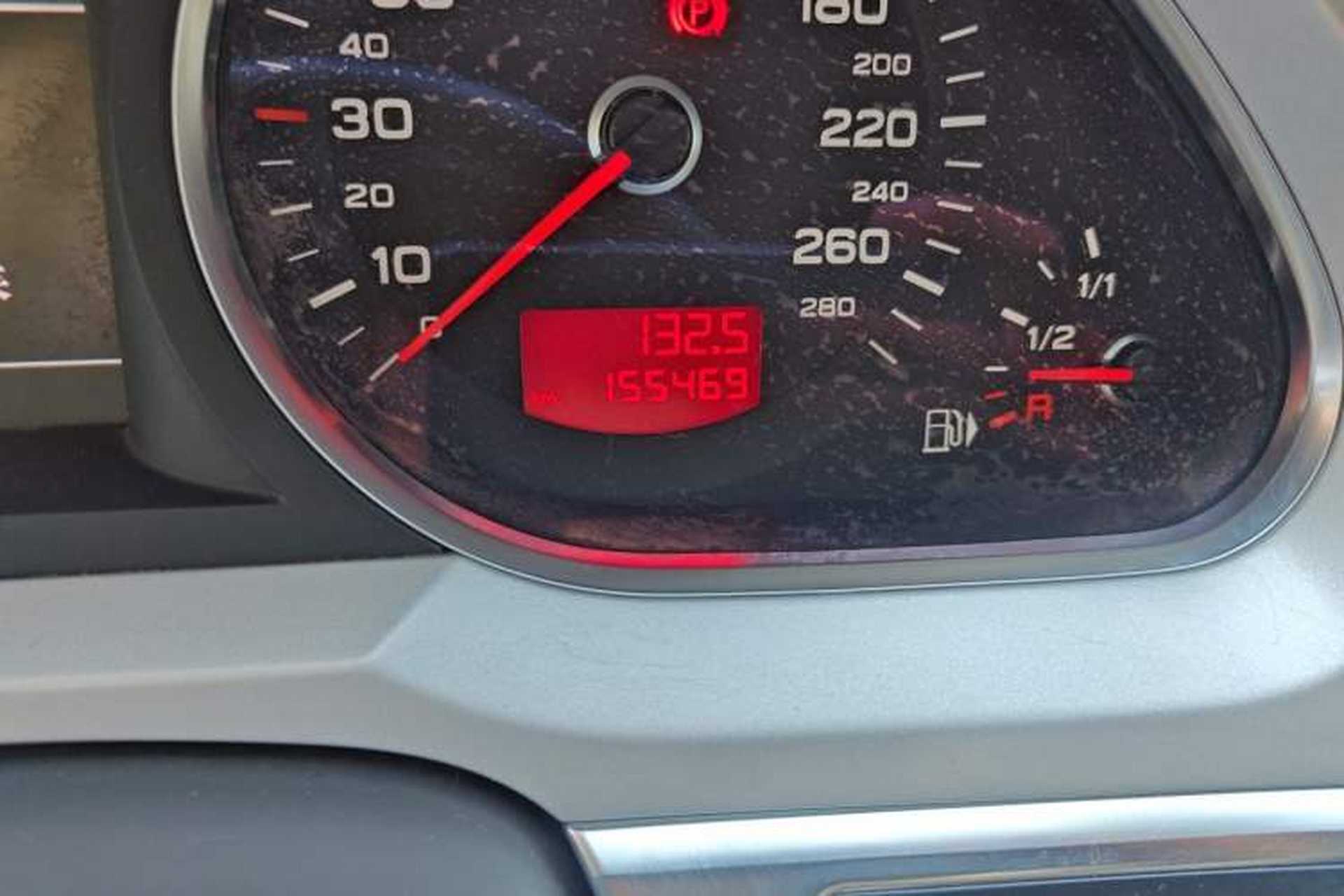 Used Audi A6L 2011 2.4L Comfort Edition Odometer Close Up